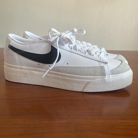 Nike Blazer Low Platform White Black Sail Grey Sneakers DJ0292-101 Women's - Picture 2 of 5